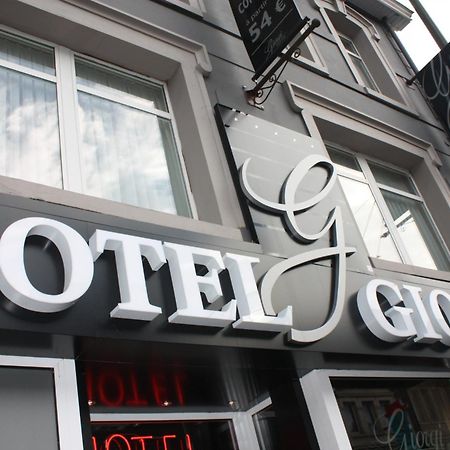Hotel Giorgi Et Logements Insolites-Jacuzzi Prive Bastogne Dış mekan fotoğraf