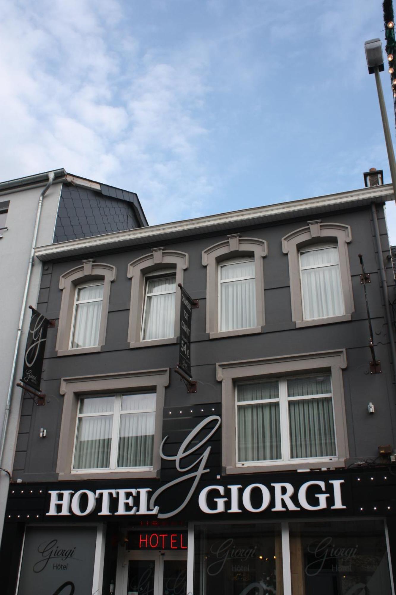 Hotel Giorgi Et Logements Insolites-Jacuzzi Prive Bastogne Dış mekan fotoğraf
