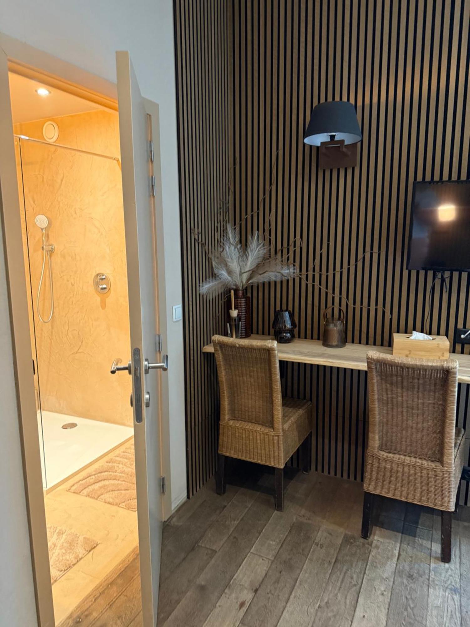 Hotel Giorgi Et Logements Insolites-Jacuzzi Prive Bastogne Dış mekan fotoğraf