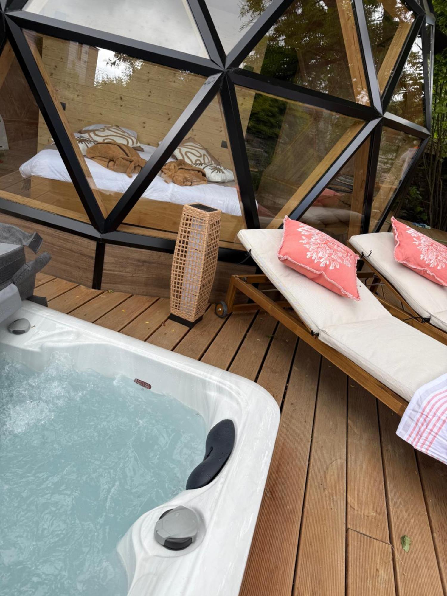 Hotel Giorgi Et Logements Insolites-Jacuzzi Prive Bastogne Dış mekan fotoğraf